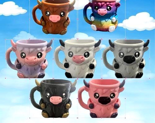 3D printed Highland Cow ice cream pint cozy with handle, a cute handmade farmhouse decor gift