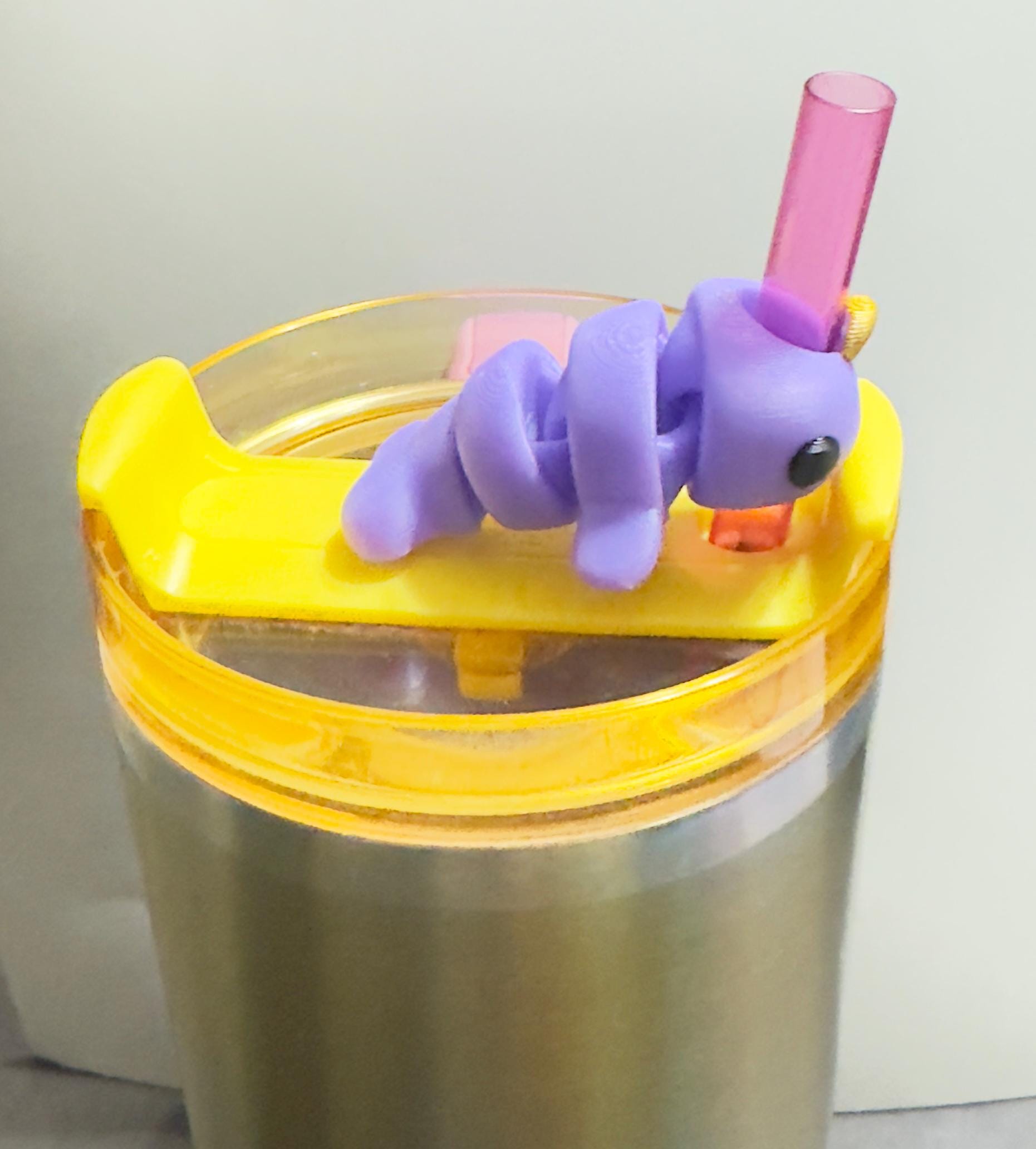 Articulated animal Stanley straw topper | 3D-printed flexible drink accessory for Stanley tumblers | Cute and fun cup decoration | Unique fidget straw charm