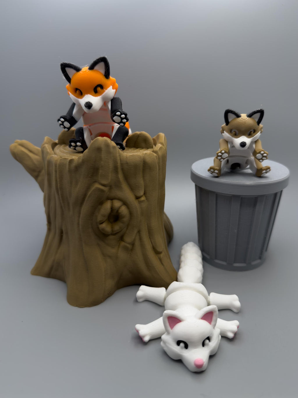 3D-Printed Fox with Tree stump - Trash Can - 3D Printed Articulated Fox – Trash fox Fidget-Friendly – Perfect Gift! - KV3D Designs