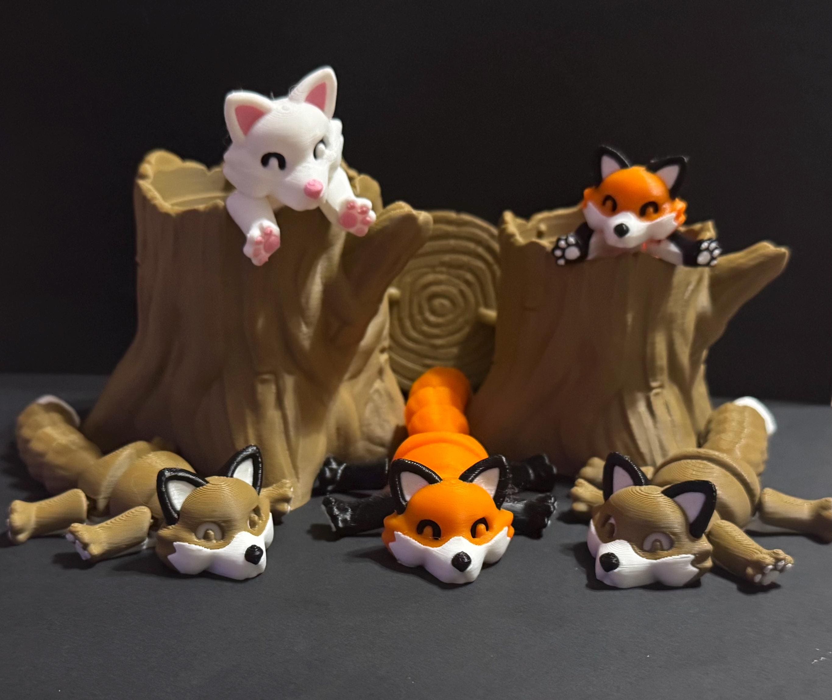 3D-Printed Fox with Tree stump - Trash Can - 3D Printed Articulated Fox – Trash fox Fidget-Friendly – Perfect Gift! - KV3D Designs