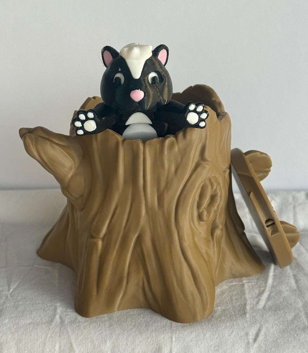 Skunk Fidget Toy, 3D Printed Articulated Skunk – Dumpster Animal Gift – Trash Can or Tree Stump Desk Pet – Cute Animal Figurine - KV3D Designs