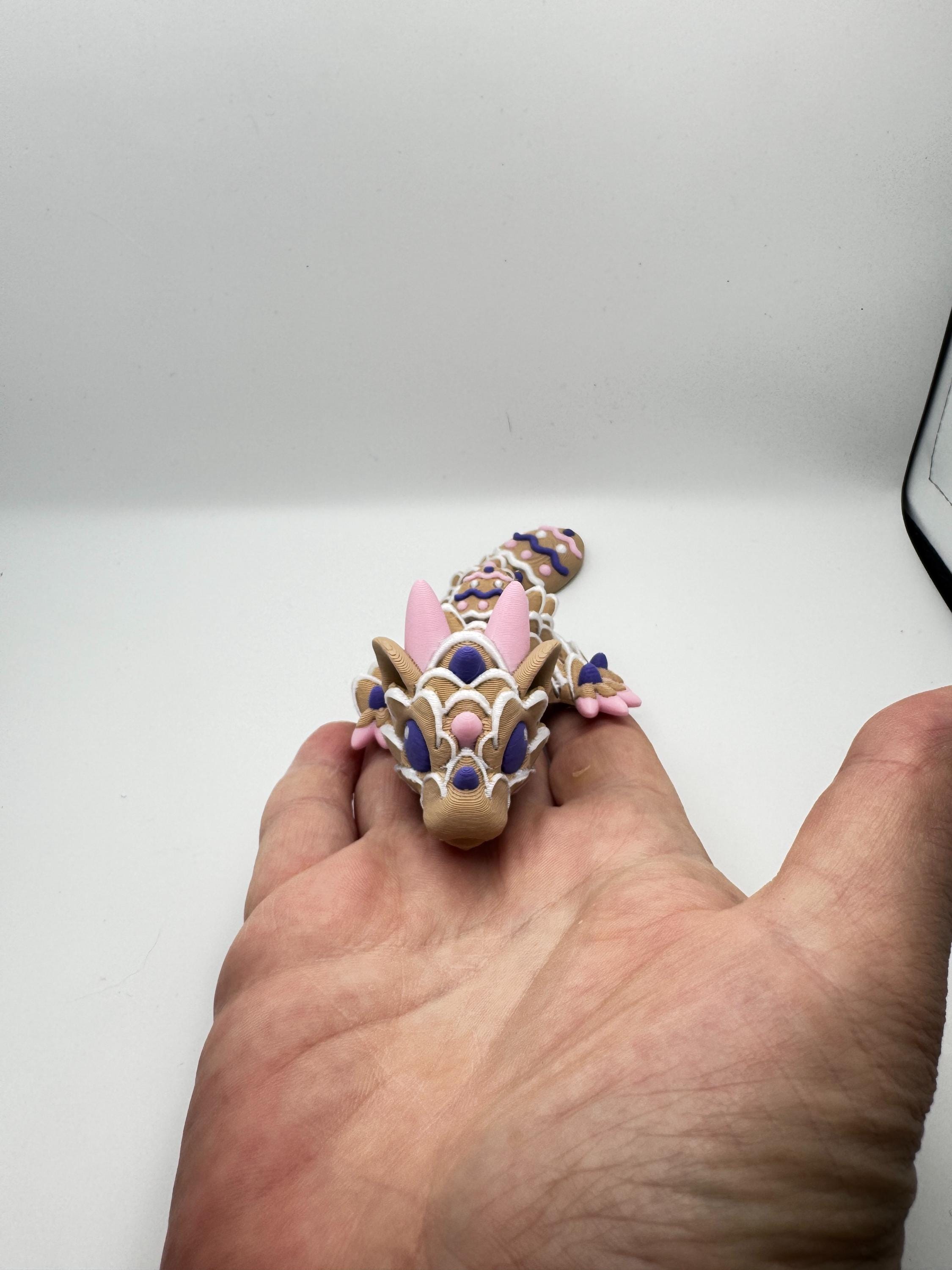 Dragon Fidget Toy – 3D Printed Cookie Dragon – Poseable Fantasy Creature – Cute Desk Toy Gift - KV3D Designs